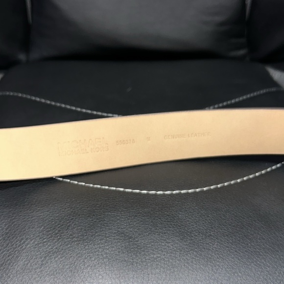 🔥🔥🔥NEW Michael Kors White Geniune Leather Belt Size Medium - Picture 2 of 5
